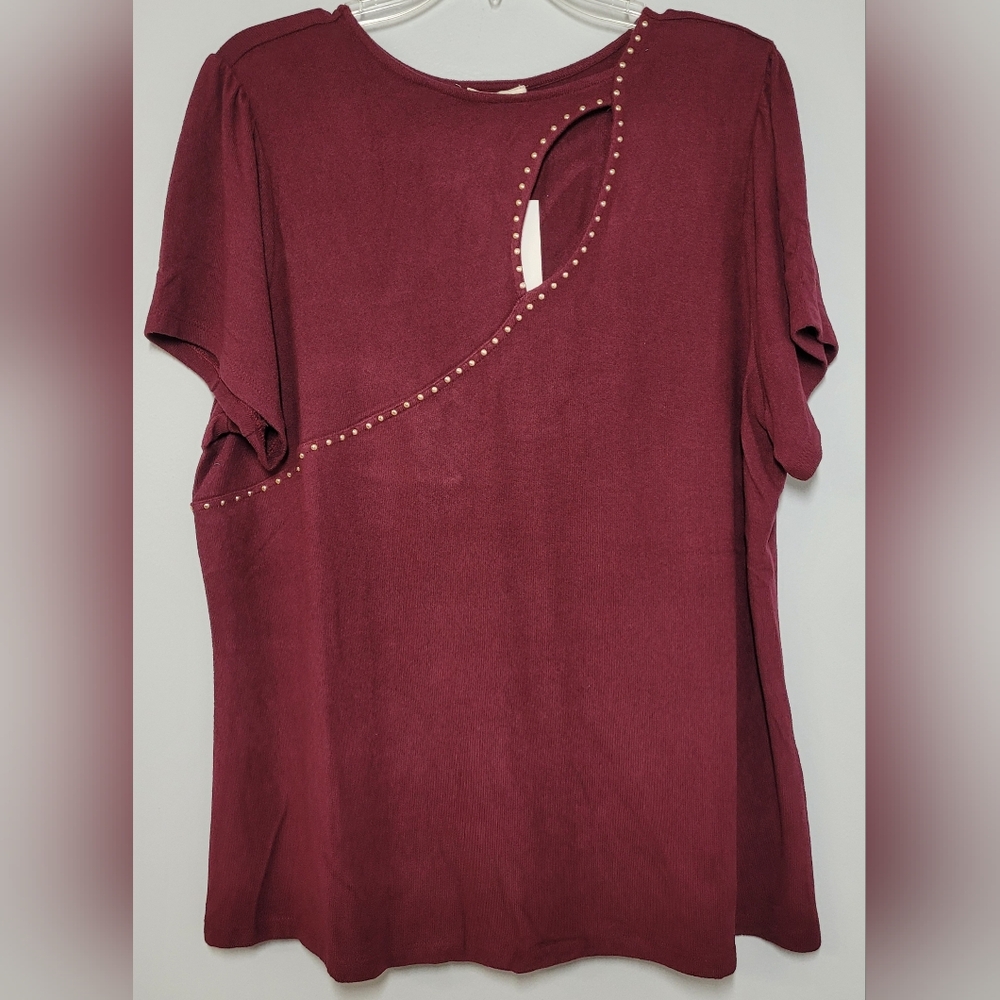 Como Blu Short Sleeve Cut Out Blouse Burgundy and Gold Studs 1X